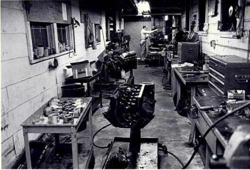 Holman moody shop.jpg (99.18 KiB) Viewed 41811 times Holman moody shop.jpg